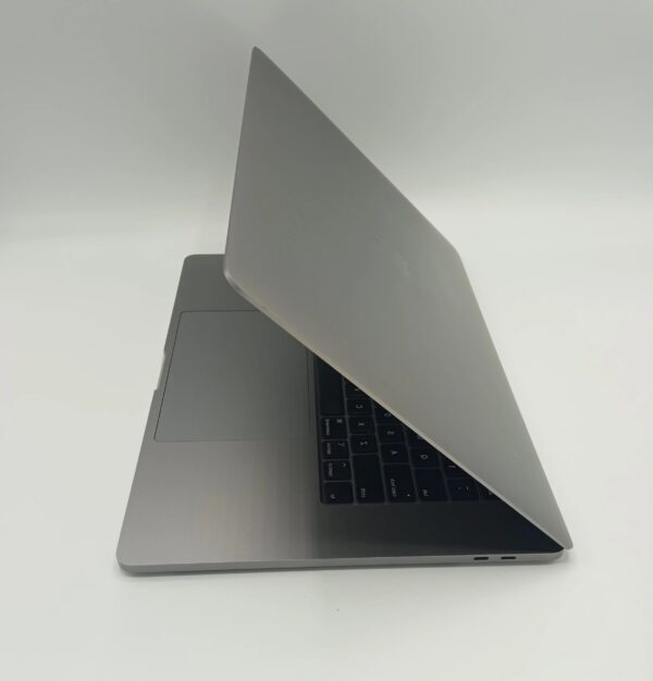 Apple MacBook Pro A2141 2019 Core-i9 32 GB RAM 512 GB SSD Radeon Pro Vega 16 4GB Card 15" Display