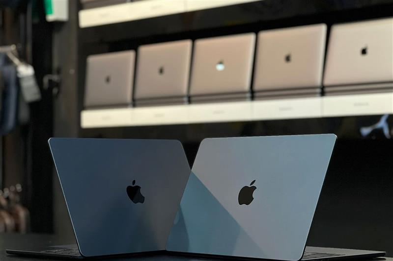 Apple MacBooks in Pakistan