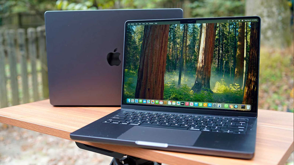 apple laptop